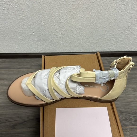 Journee Womens Zailie Gladiator Flat Sandals - Picture 7 of 7